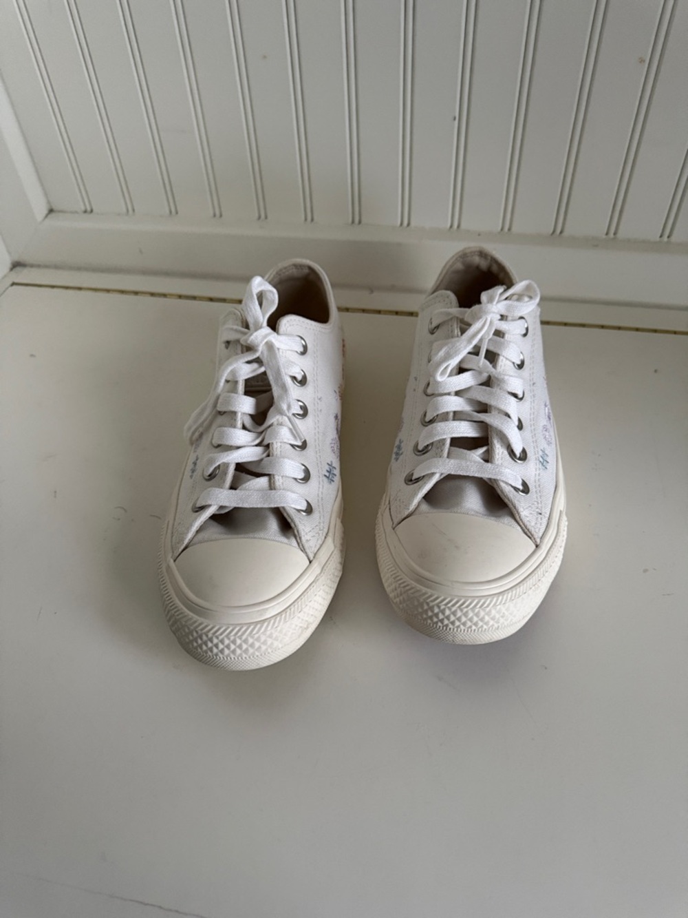 Converse Wmns Chuck Taylor All Star Low 'Embroidered Floral - Egret' - Picture 2 of 7